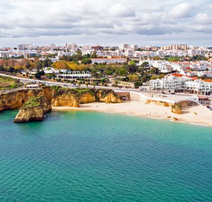 Rent, work and live in the sunny Algarve, Portugal during our Northern winter? Tell me more....!